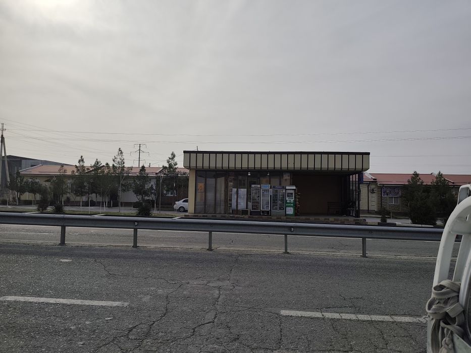 Остановкадаги дукон сотилади