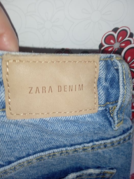 Джинсы Zara на девочку 3000 тенге