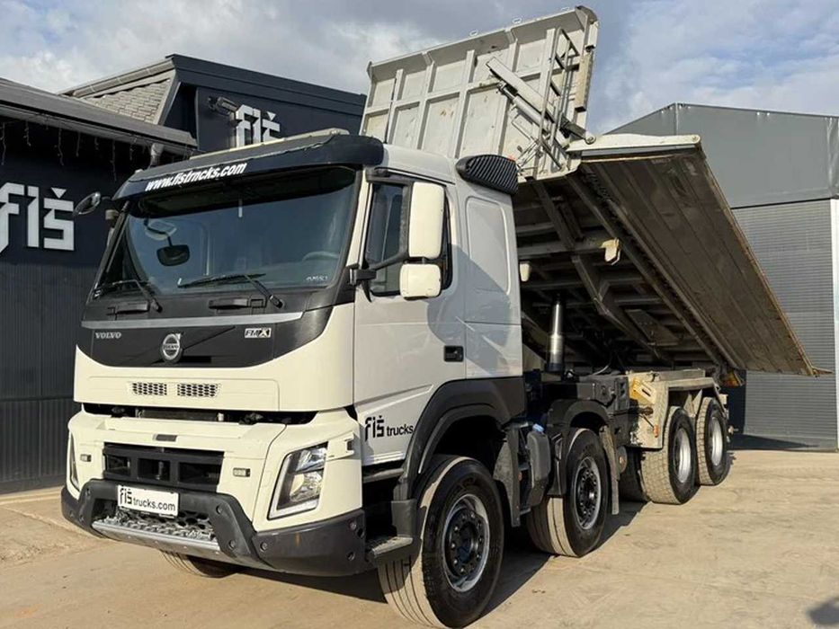 Самосвал Volvo FMX 500 8x4