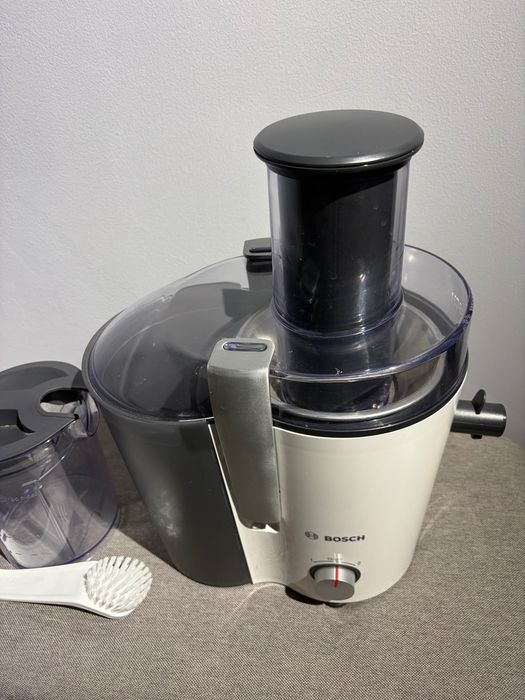 Storcator de fructe si legume Bosch MES25 Negru