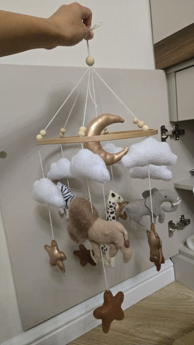 Детский мобиль деревянный