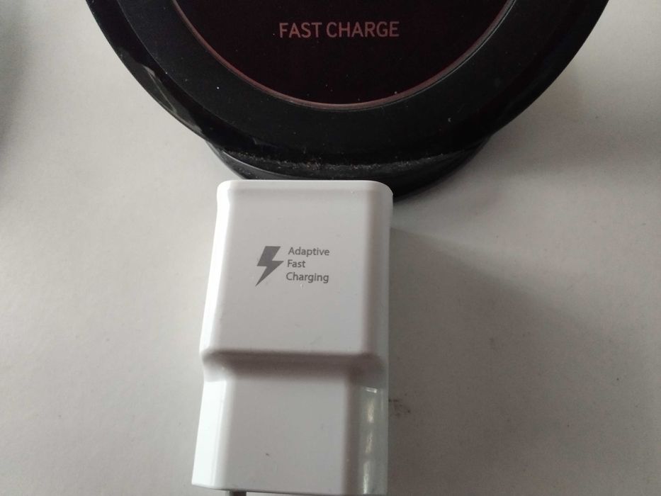 зарядно безжично устройство за Самсунг Галакси s9, s8, s7,s6,s5,s4,s3