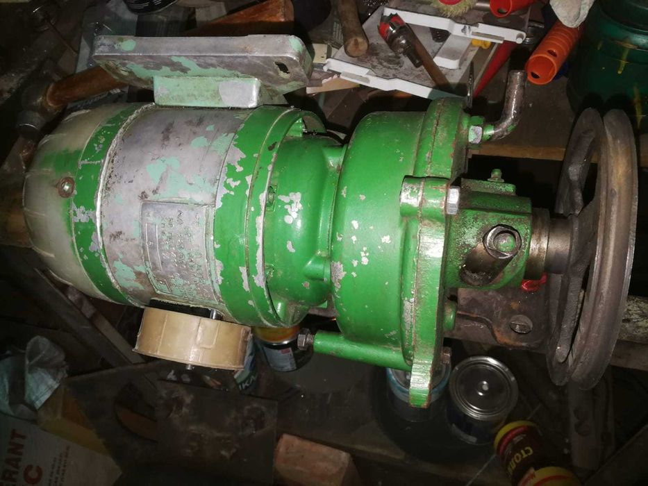 Электродвигатель, привод швейной машины класса 1022.