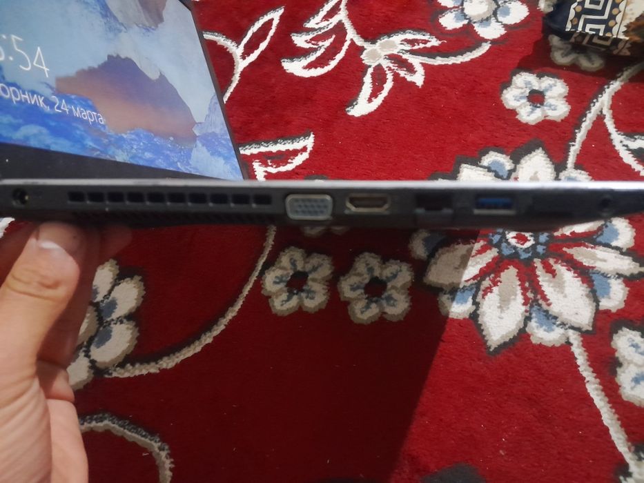 Asus x550c  sotiladi.