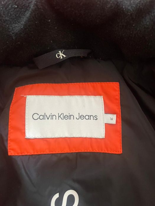 Продам пуховик calvin klein jeans