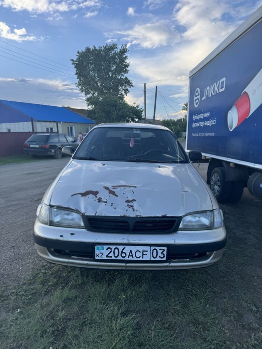 Продам  Тойота карина Е