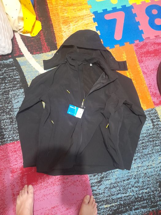 Jacheta de toamna-primavara anti vint si ploaie.