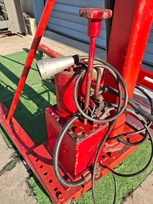 Електрически хидравличен кран тип жираф 12 V