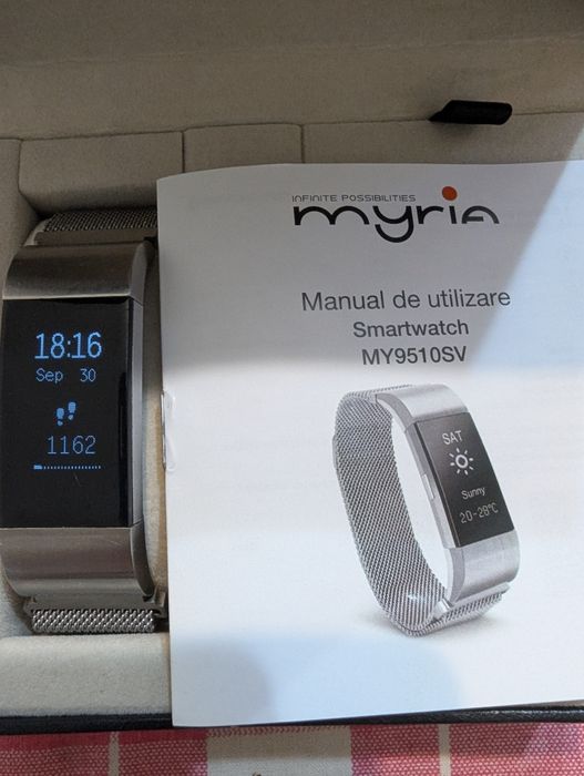 Vând doua smartwatch-uri Myria