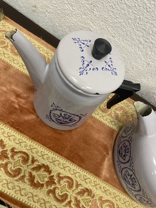 Френски емайлирани чайници