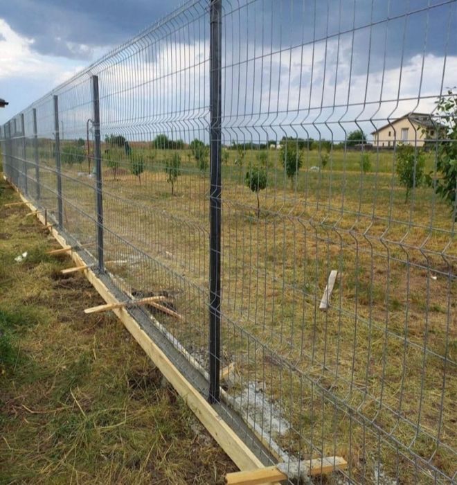 Vand garduri  din plasa bordurata