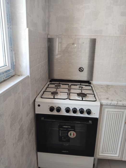 Продам 2-х комнатную. ЕВРОРЕМОНТ. Первый этаж. ( Янгиюль  кирпич дом)