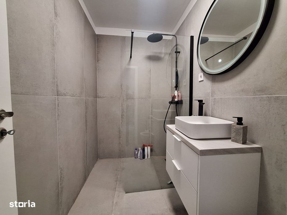 Apartament cu 3 camere, 2 bai, 65 mp, zona Eroilor