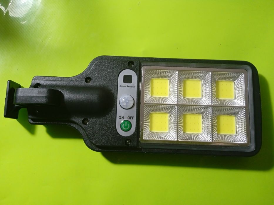 Соларна улична лед лампа с датчик за движение