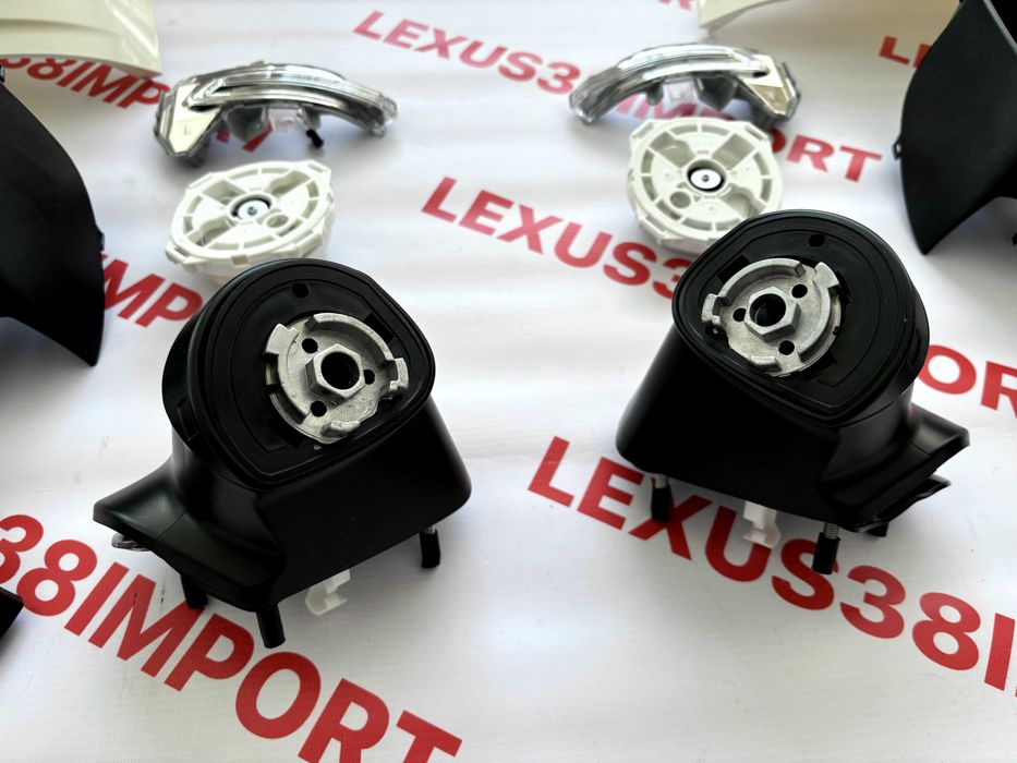 Зеркало Toyota Land Cruiser 300