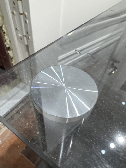 Стеклянная тумба под телевизор