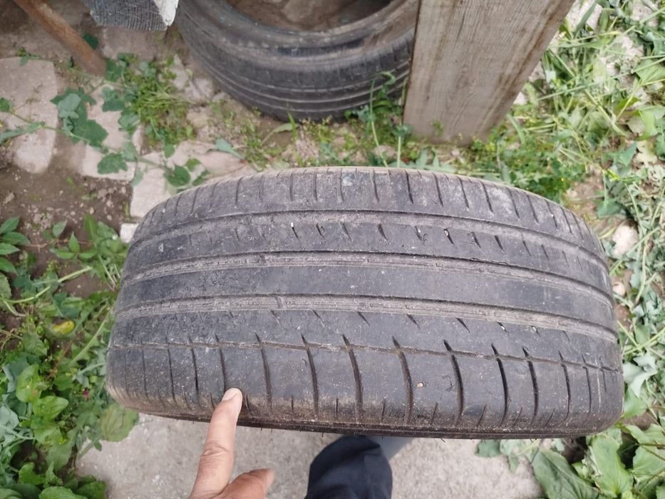 шины летние 235/45R18