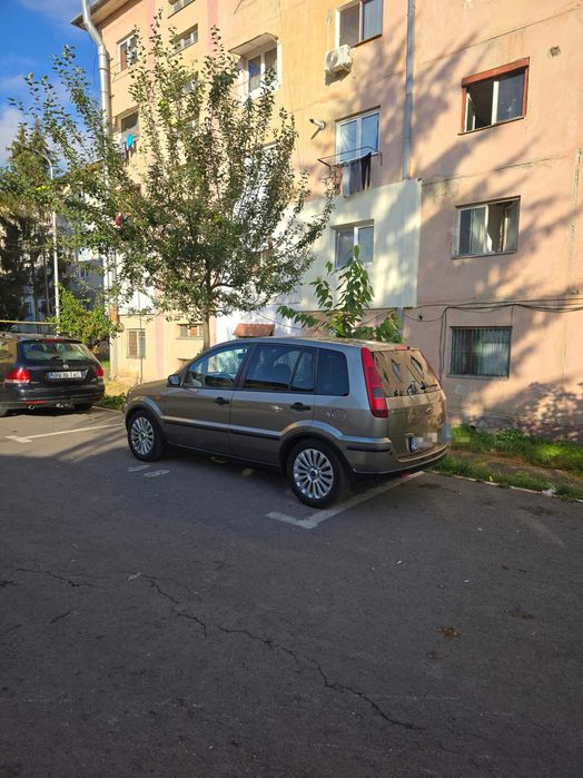 FORD Fusion 2004 — imagine 3