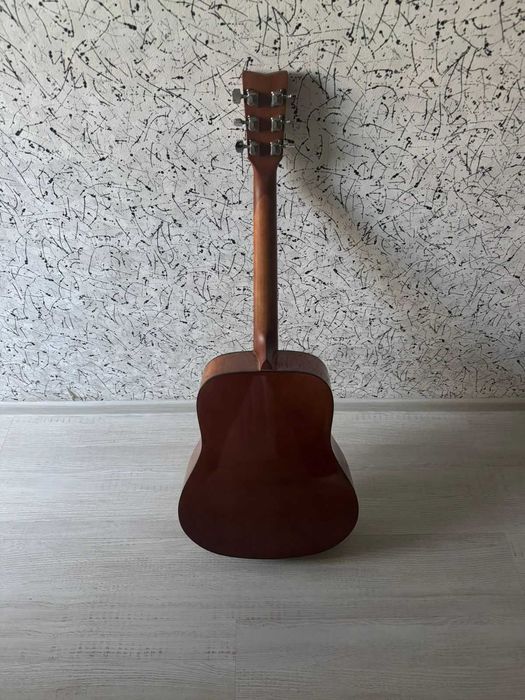 Гитары каждая 40 000