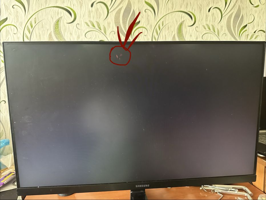 Монитор с кронштейном 24 дюйма