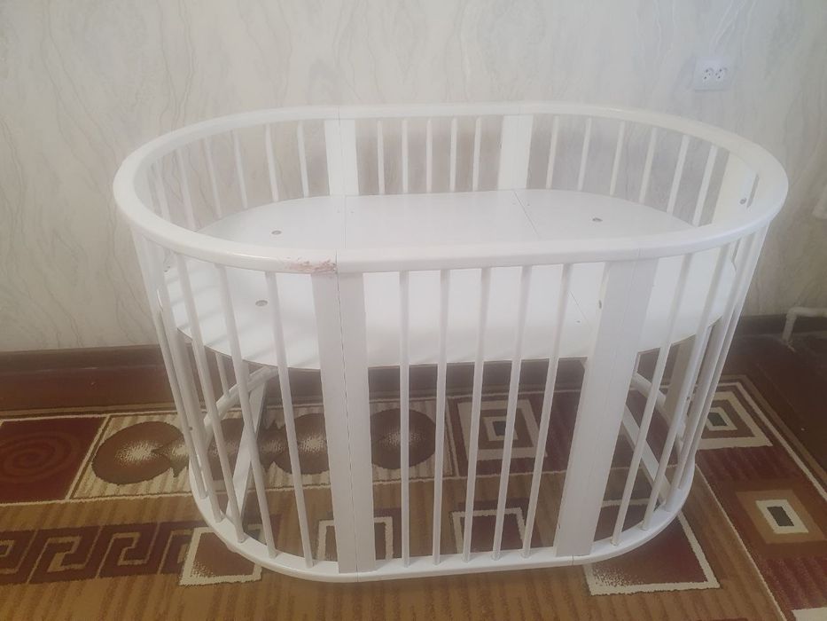 Овальный детский коровать