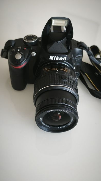 Nikon D3200 с обектив 18-55mm VR II