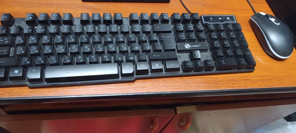 Kamyuter sotiladi Mishka va klaviatura qoʻshib beriladi