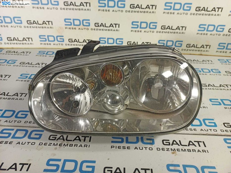 Far Stanga cu Lupa si Proiector Europa FARA Xenon Volkswagen Golf 4 - 1998 - 2005 Cod 1J1941017K [L1098]