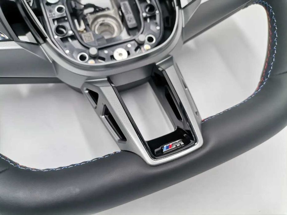 M Спортен волан Red BMW 5 G60 G61 7 G70 X3 G45 Пера Boost M Power