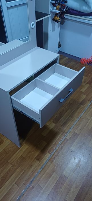 Визажное зеркало  новое
