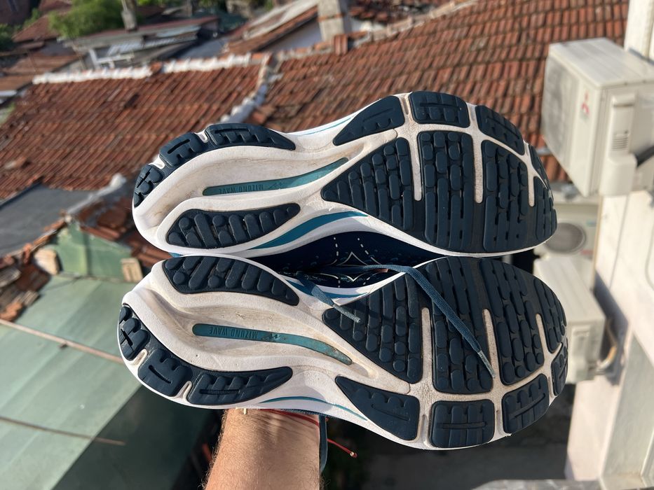Mizuno Wave 25 46