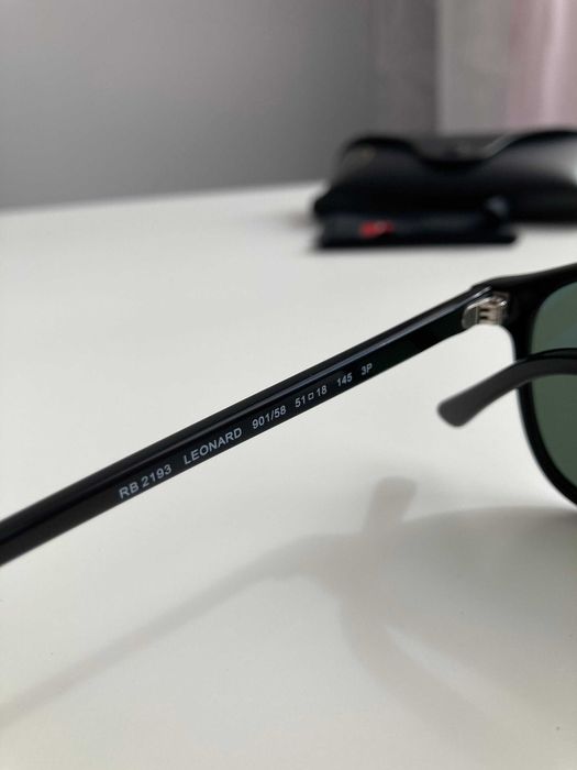 Ochelari de soare unisex Rayban Leonard RB2193 impecabili