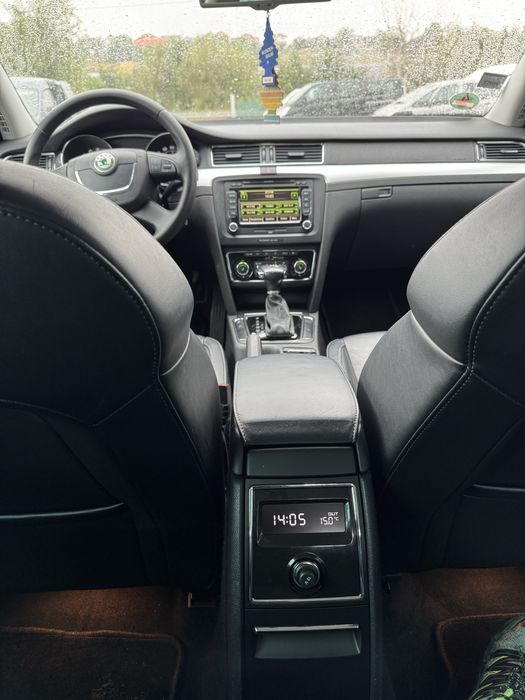 SKODA Superb 2011 — imagine 4