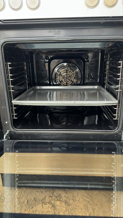 Электроплита с духовым шкафом Hansa