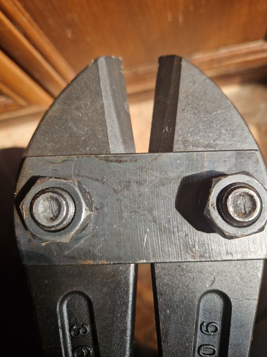 Clește Buloane Tip "Gură de Lup" 900 mm