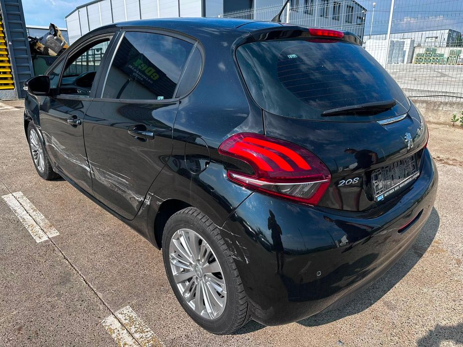 Dezmembrez Peugeot 208 2 negru 2017 1.6 hdi BHY BH02 115.000 km volan stanga