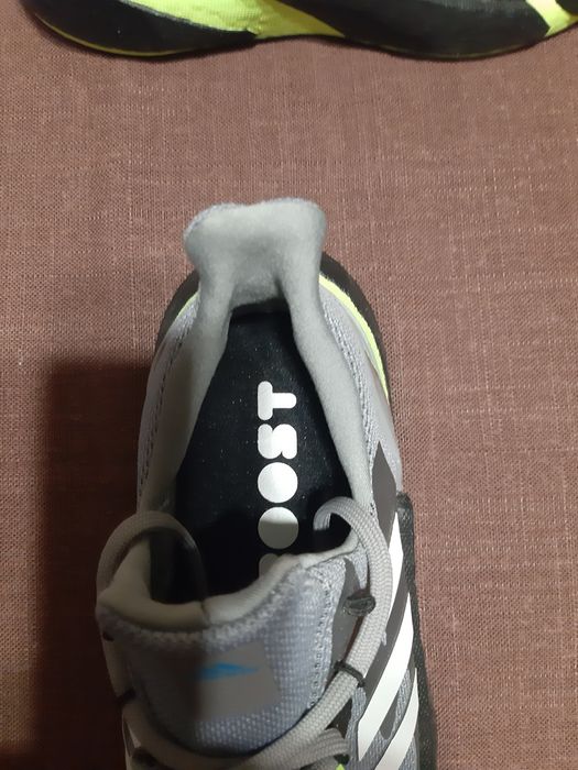 Чисто Нови маратонки Адидас