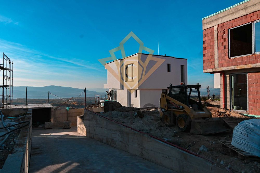 Продава се Къща в с. Рударци, Област Перник - 192 кв.м за 2006 €/кв.м - Снимка #1