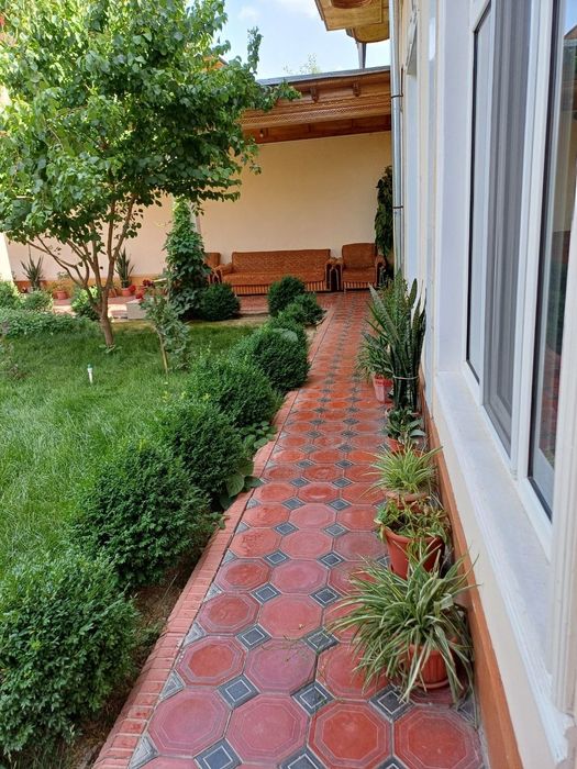 6 sotih 4 xona uy 1 katta yopiq ayvon