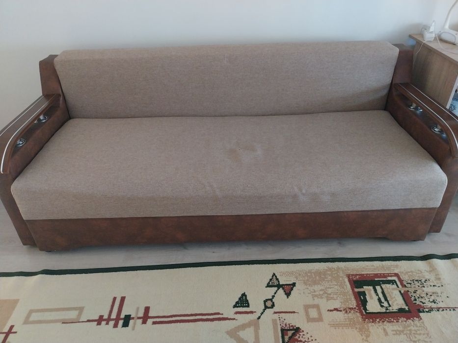 Vand pat extensibil marimea 140×190 , la pret de 600 ron.