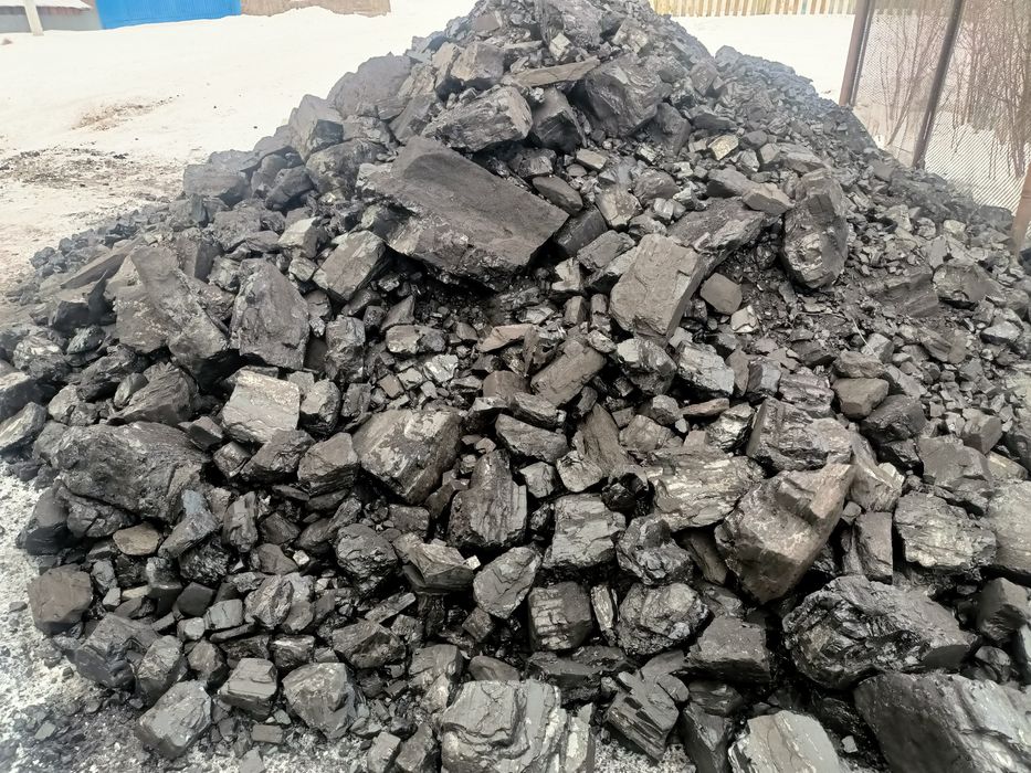 Уголь дрова в мешках.