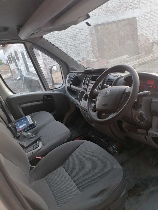 Peugeot Boxer 2.2HDI на части