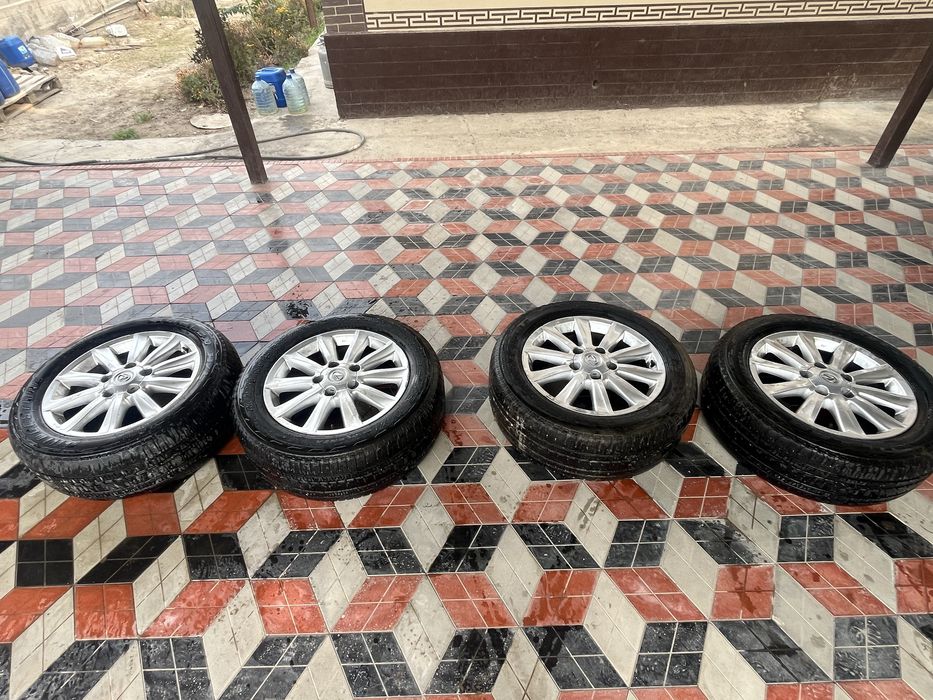 Продаёться диски с балонами от Lx570 4 шт