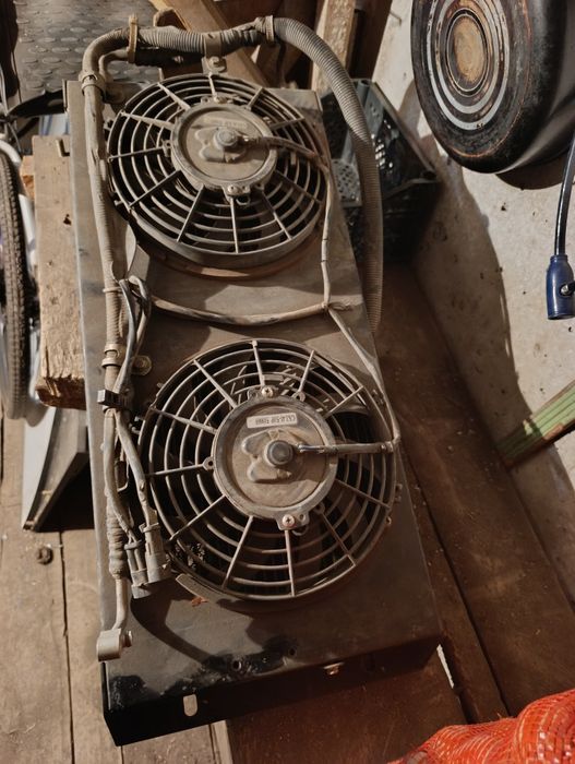 Продам радиатор с кондиционера в рамке два вентилятора на 24вольт