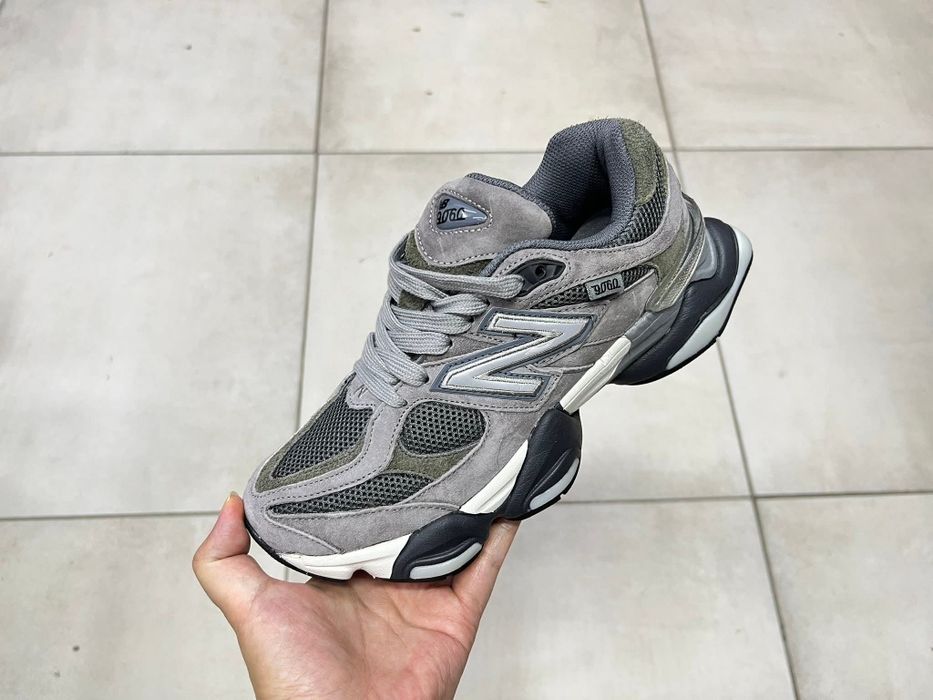 Nb 9060 diferite culori