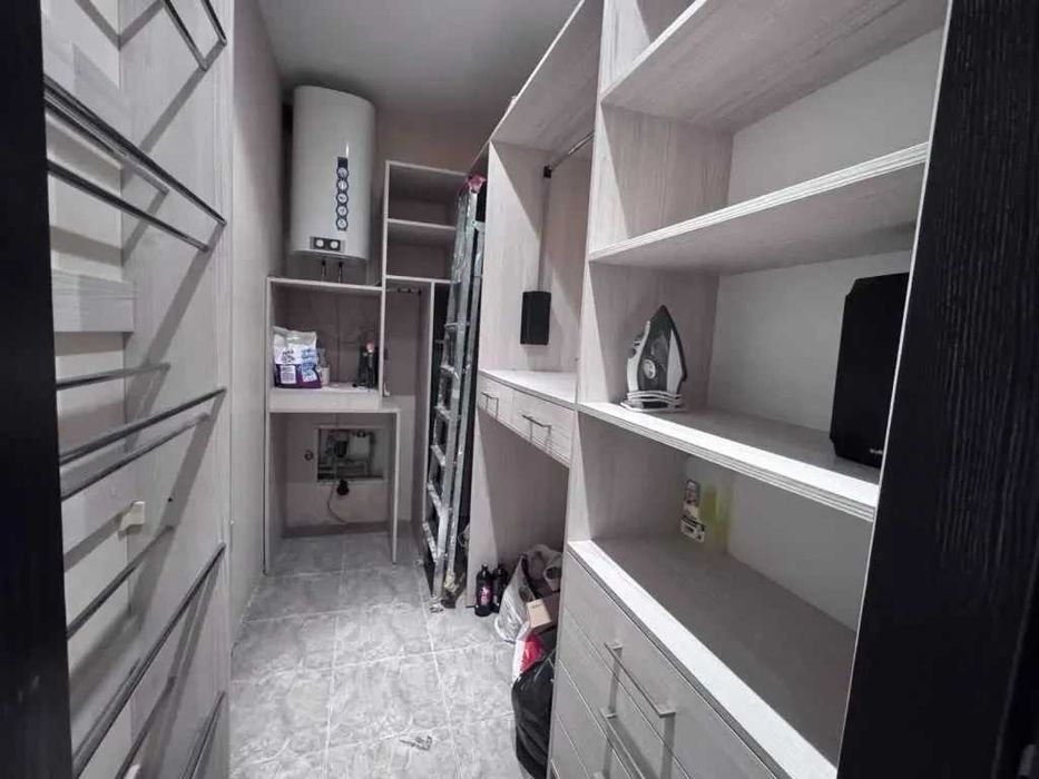 Дава се под наем Двустаен апартамент в София, Център - 56 кв.м за 448.8 € - Снимка #2