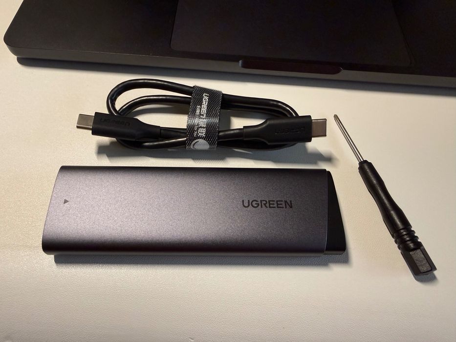 Carcasă externă UGREEN pentru SSD NVMe PCIe