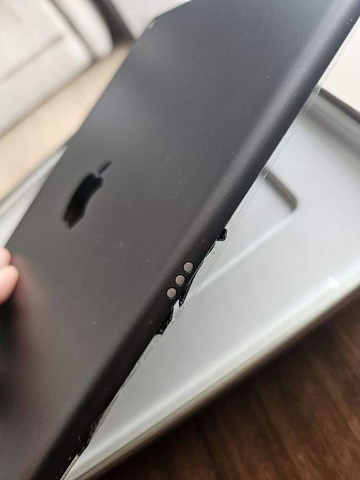 Vând iPad 9th Gen 256GB Wi-Fi Space Gray cu defecte