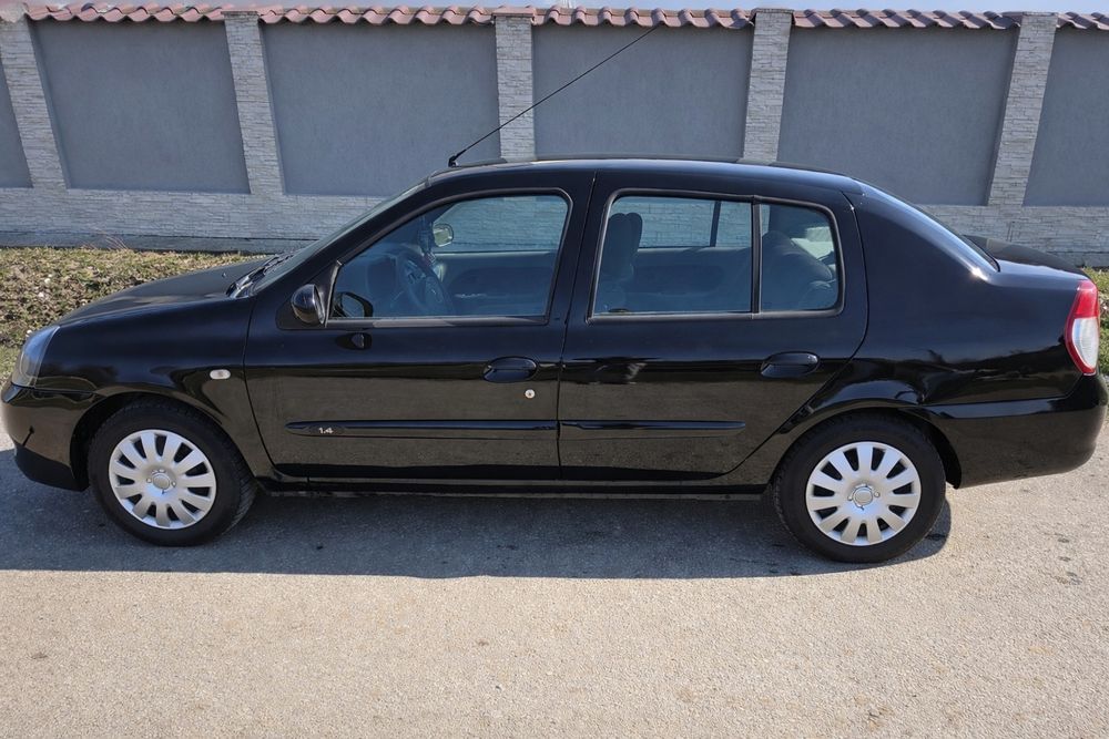 Vand Renault Symbol  2007 1.4 Benzina 62.000 Km cu consum foarte mic!