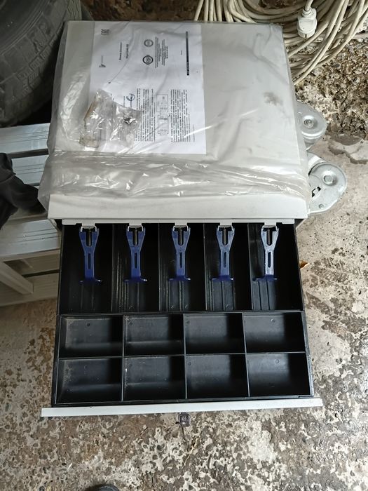 Кассовый ящик для денег